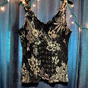 New York City design co lace trim top